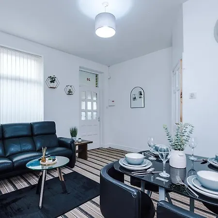 Holiday home Modern & Spacious 2 Bed House - Free Parking Bradford (West Yorkshire)